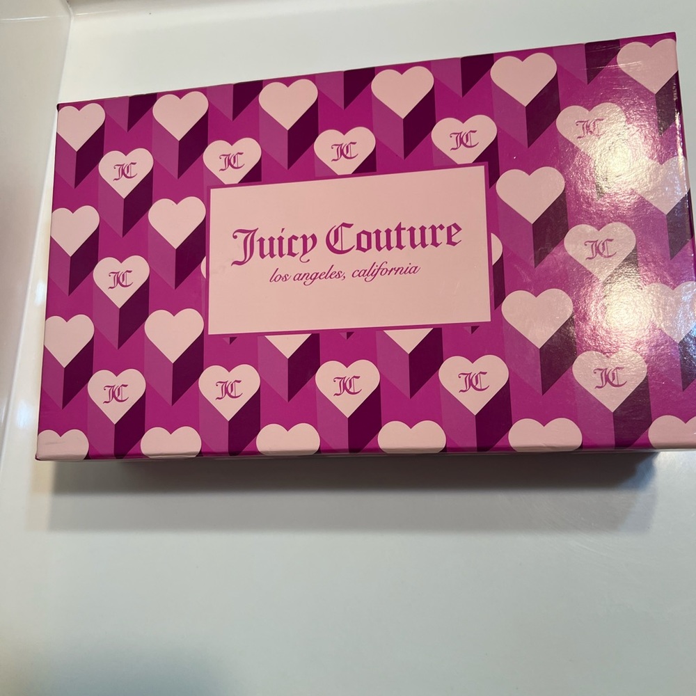 Juicy Couture Faux Fur Hot Pink Free Love Flap Crossbody & Black Fluffy Keychain - Picture 2 of 6